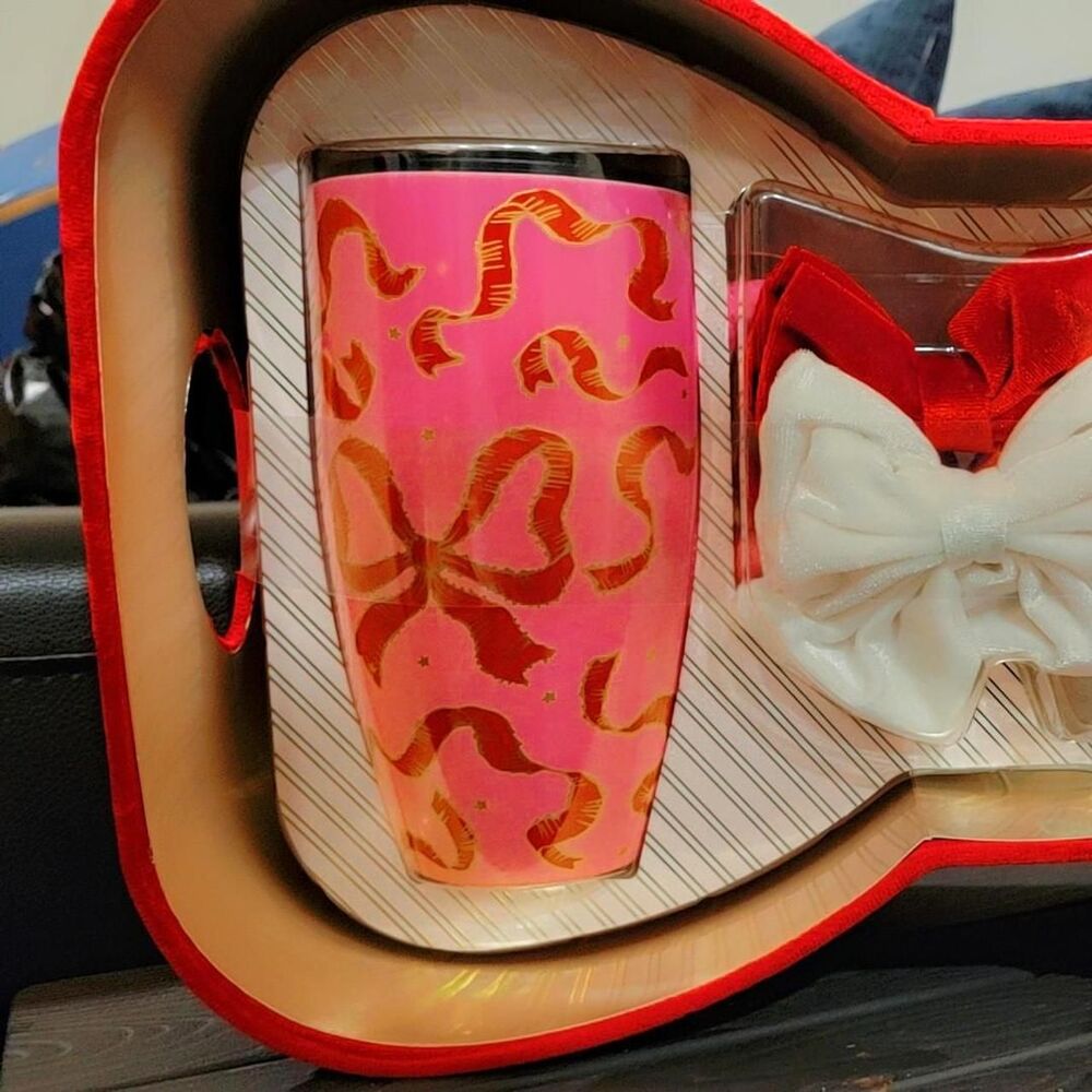 Set of two travel mugs with scrunchies. Bow design